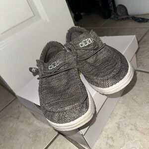 Men’s hey dudes shoes